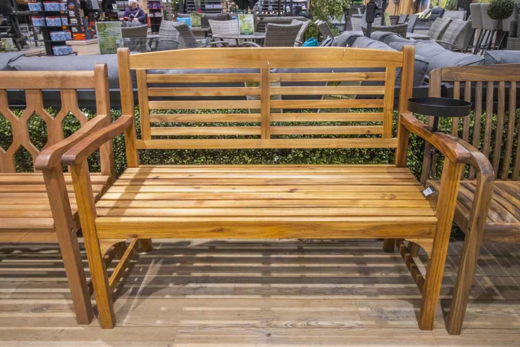 image of a 4ft wooden bench